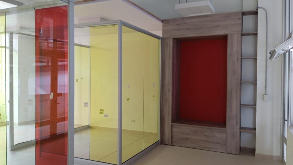 Vidrio laminado con color